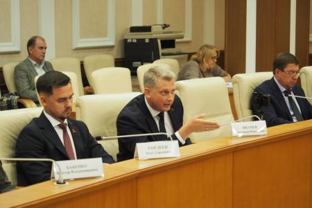 Свердловская область. Депутаты регионального Заксобрания отказались обсуждать с жителями рост тарифов ЖКХ