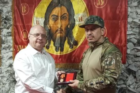 Памятные медали к 80-летию Победы Сергей Гаврилов вручил нашим защитникам