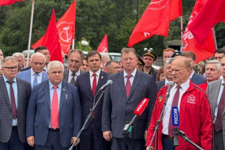 140-й гуманитарный конвой КПРФ ушел из подмосковных «Снегирей»