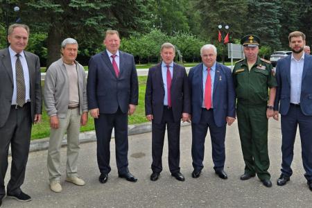 140-й гуманитарный конвой КПРФ ушел из подмосковных «Снегирей»
