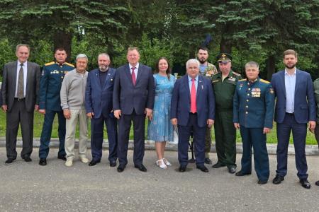 140-й гуманитарный конвой КПРФ ушел из подмосковных «Снегирей»