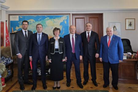 Геннадий Зюганов и Вероника Никишина обсудили задачи развития экспорта и продвижения российских брендов