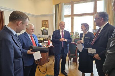 Геннадий Зюганов и Вероника Никишина обсудили задачи развития экспорта и продвижения российских брендов