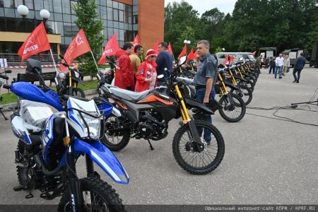 140-й гуманитарный конвой КПРФ ушел из подмосковных «Снегирей»