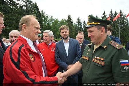 140-й гуманитарный конвой КПРФ ушел из подмосковных «Снегирей»
