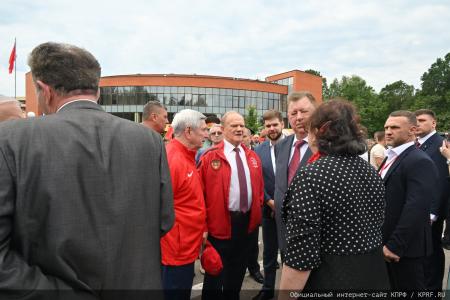 140-й гуманитарный конвой КПРФ ушел из подмосковных «Снегирей»