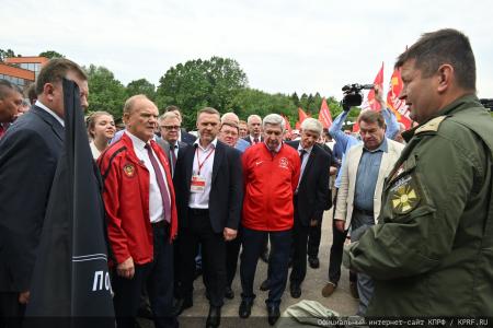 140-й гуманитарный конвой КПРФ ушел из подмосковных «Снегирей»