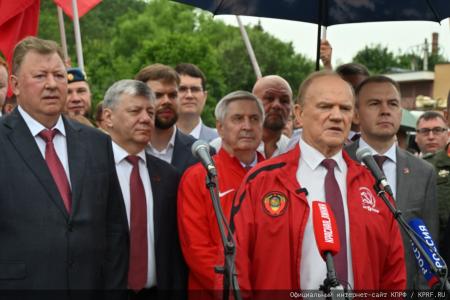 140-й гуманитарный конвой КПРФ ушел из подмосковных «Снегирей»