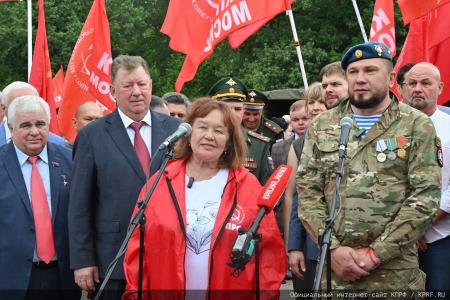 140-й гуманитарный конвой КПРФ ушел из подмосковных «Снегирей»