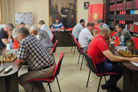 Алтайский край. Барнаульские коммунисты организовали шахматный турнир
