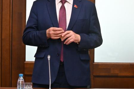 Г.А. Зюганов наградил памятными медалями сотрудников аппарата фракции КПРФ в Госдуме