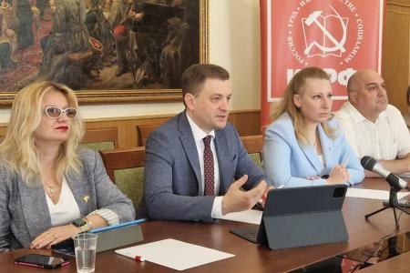 Секретари ЦК КПРФ Георгий Камнев и Мария Дробот провели онлайн-совещание для регионов по вопросам агитации на выборах
