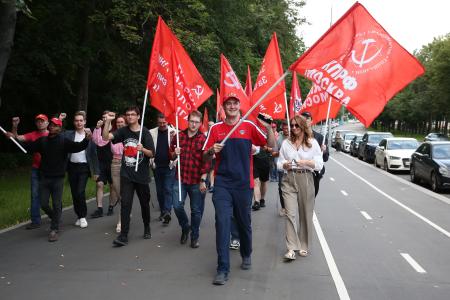 «Красные крылья Победы» на улицах Москвы
