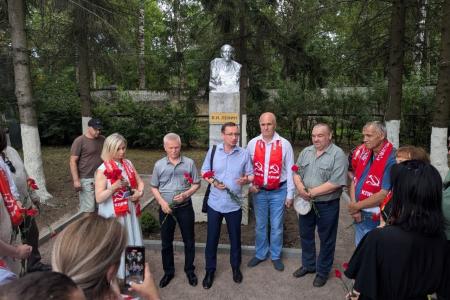 Санкт-Петербург. Р.И. Кононенко и С.М. Пантелеев посетили промышленное предприятие «Финароз+»