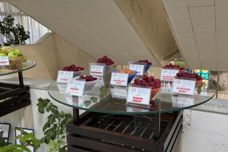 Руководитель фракции КПРФ в Мособлдуме Александр Наумов принял участие в международном форуме «Дни сада в Бирюлево»