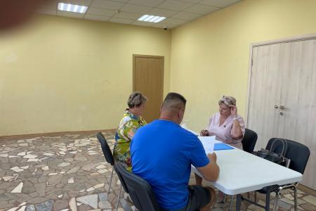 В муниципальном округе Лотошино состоялся прием жителей выездной приемной заместителя Председателя Московской областной Думы, секретаря МК КПРФ Константина Черемисова