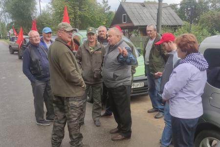 Новгородская область. В Парфинском районе проведен автопробег КПРФ «Красные крылья Победы»