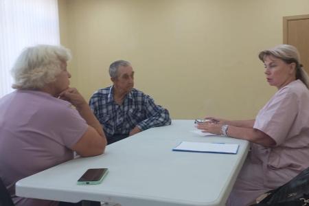 В муниципальном округе Лотошино состоялся прием жителей выездной приемной заместителя Председателя Московской областной Думы, секретаря МК КПРФ Константина Черемисова