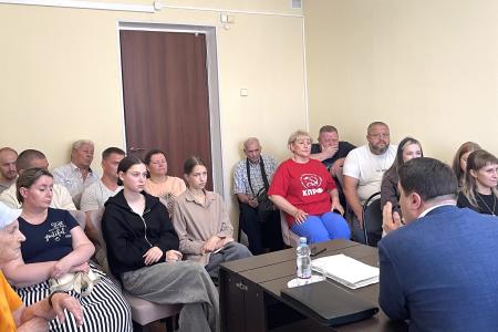 Олег Лебедев провёл встречу и прием избирателей в Окуловском районе Новгородской области
