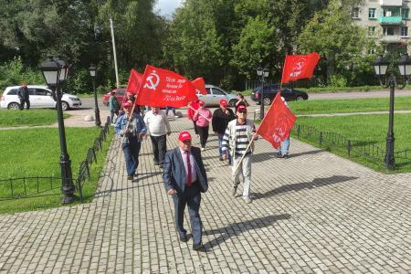 Новгородская область. Город воинской славы Старая Русса принял «Красные крылья Победы»