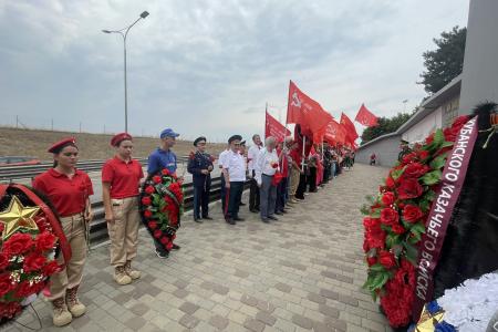 Коммунисты Кубани и Дона в рамках Всероссийской акции «Красные крылья Победы» провели общие мероприятия в память о Кущевской атаке красных казаков в 1942 году