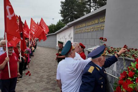 Коммунисты Кубани и Дона в рамках Всероссийской акции «Красные крылья Победы» провели общие мероприятия в память о Кущевской атаке красных казаков в 1942 году