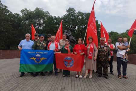 Кабардино-Балкария: Коммунисты Чегемского местного отделения КПРФ провели автопробег "Красные крылья Победы"
