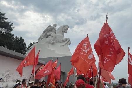 Коммунисты Кубани и Дона в рамках Всероссийской акции «Красные крылья Победы» провели общие мероприятия в память о Кущевской атаке красных казаков в 1942 году