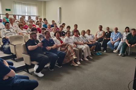 Депутат Рязанской областной Думы от КПРФ Денис Сидоров в очередной раз наградил медиков