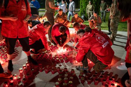 В Курске зажгли пять тысяч лампад в память о жертвах вторжения ВСУ