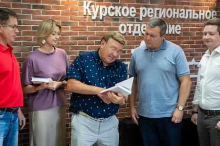 Липецкие коммунисты снова доставили помощь бойцам на передовой и получили поддержку курских товарищей