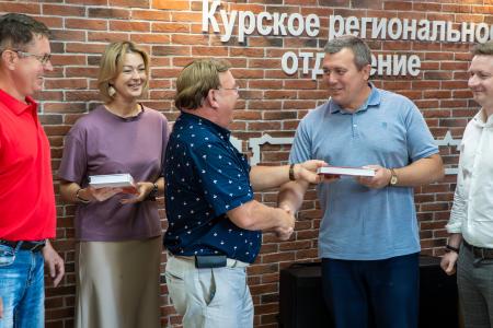 Липецкие коммунисты снова доставили помощь бойцам на передовой и получили поддержку курских товарищей
