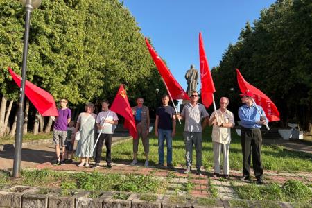 Подмосковные коммунисты продолжают автопробег «Красные крылья Победы» в регионе