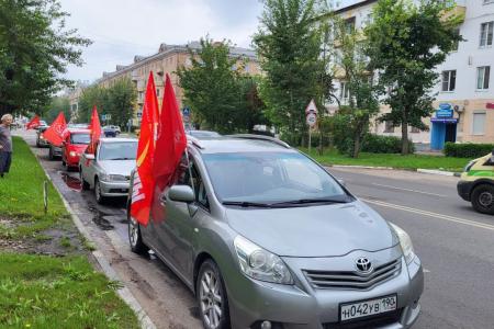 Подмосковные коммунисты продолжают автопробег «Красные крылья Победы» в регионе