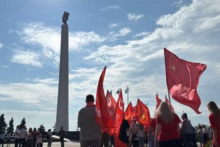 Акция "Красные крылья Победы" в Ульяновске