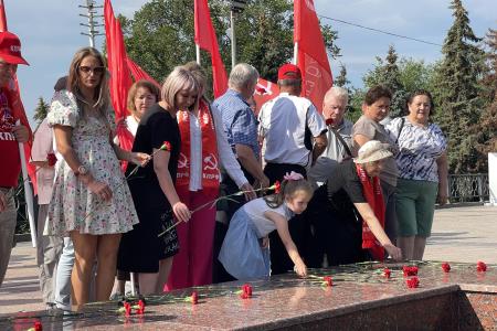 Акция "Красные крылья Победы" в Ульяновске