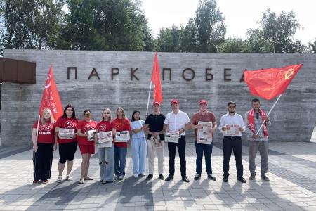 Акция "Красные крылья Победы" в Ульяновске