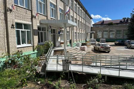 Сенатор Российской Федерации Айрат Гибатдинов посетил ряд социальных и медицинских объектов в Димитровграде и Мелекесском районе Ульяновской области