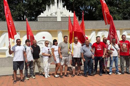 Коммунисты Приморья провели автопробег