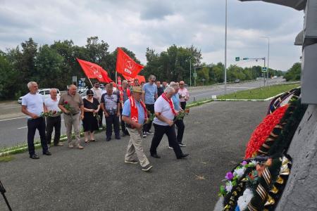 Коммунисты Северной Осетии поддержали патриотический автопробег «Красные крылья Победы»