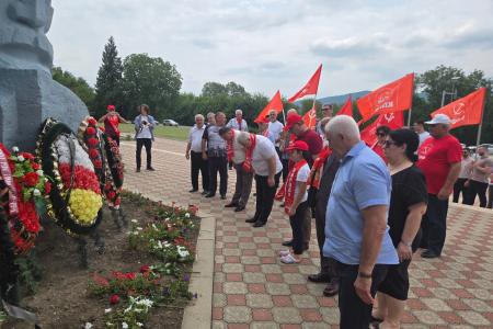 Коммунисты Северной Осетии поддержали патриотический автопробег «Красные крылья Победы»