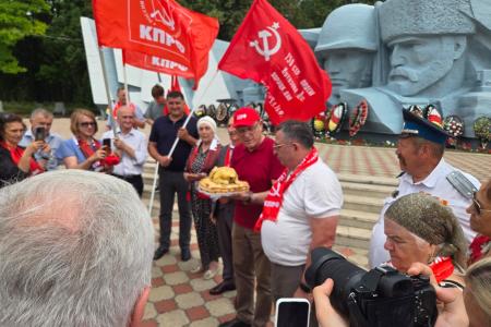 Коммунисты Северной Осетии поддержали патриотический автопробег «Красные крылья Победы»