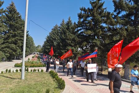 В Гюмри прозвучал голос армянских коммунистов в защиту исторической памяти и российской 102-й военной базы