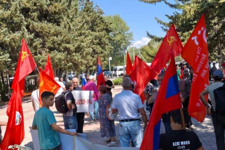 В Гюмри прозвучал голос армянских коммунистов в защиту исторической памяти и российской 102-й военной базы
