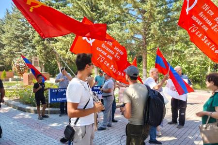 В Гюмри прозвучал голос армянских коммунистов в защиту исторической памяти и российской 102-й военной базы
