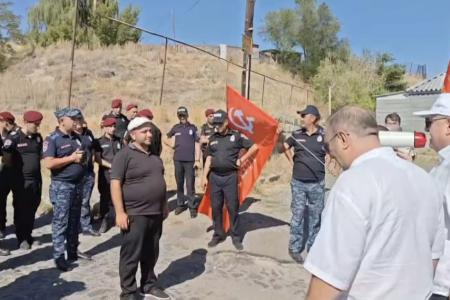 В Гюмри прозвучал голос армянских коммунистов в защиту исторической памяти и российской 102-й военной базы