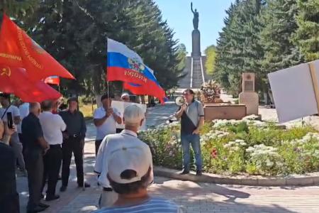 В Гюмри прозвучал голос армянских коммунистов в защиту исторической памяти и российской 102-й военной базы