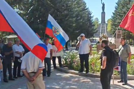 В Гюмри прозвучал голос армянских коммунистов в защиту исторической памяти и российской 102-й военной базы