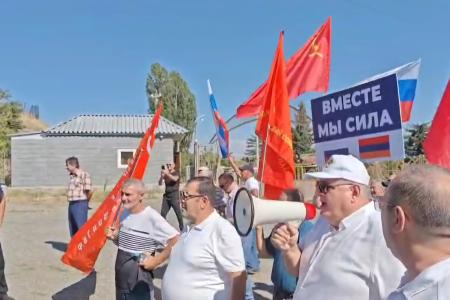 В Гюмри прозвучал голос армянских коммунистов в защиту исторической памяти и российской 102-й военной базы