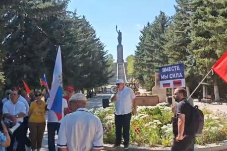 В Гюмри прозвучал голос армянских коммунистов в защиту исторической памяти и российской 102-й военной базы